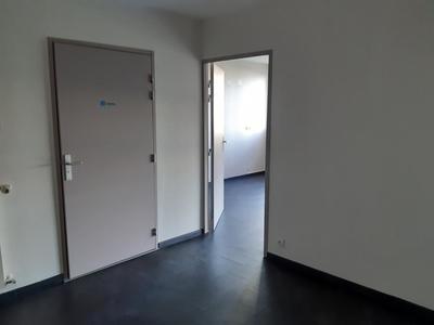 Local d'activité / Entrepôt - 58 m² - 3 pièces