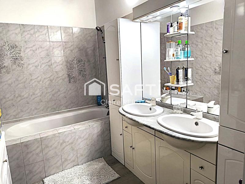 Maison - 210 m² - 9 pièces