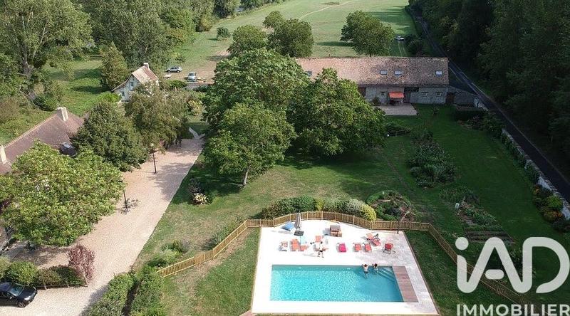 Maison - 815 m² - 20 pièces