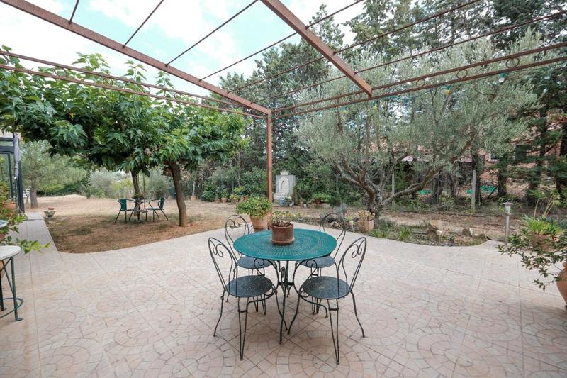 Propriété - 322 m² - 10 pièces