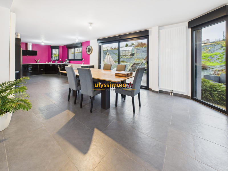 Maison - 130 m² - 6 pièces