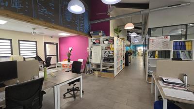 Bureau - 427 m²