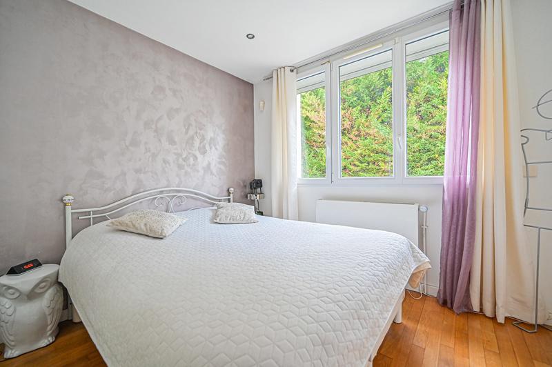 Maison contemporaine - 217 m² - 6 pièces