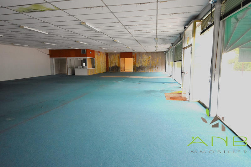 Local commercial - 580 m² - 4 pièces