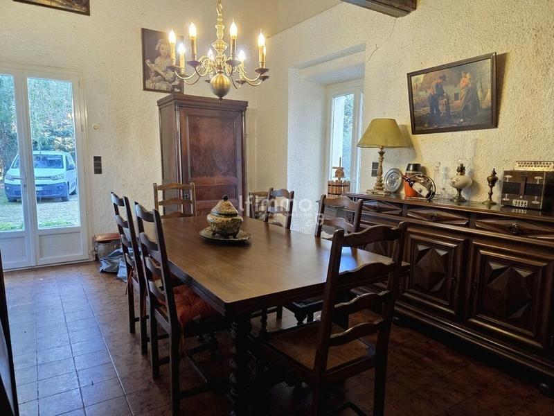 Maison - 206 m² - 10 pièces