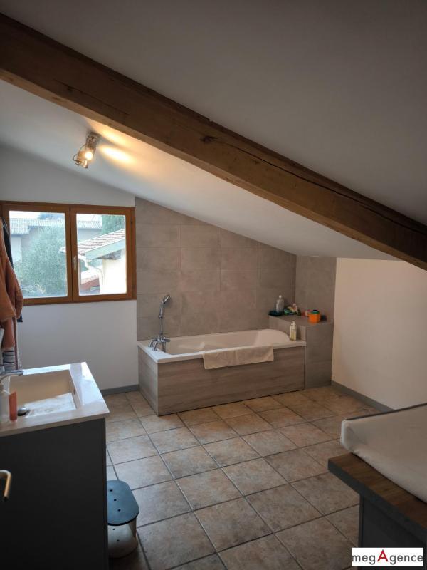 Propriété - 185 m² - 6 pièces