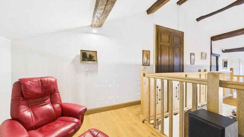 Demeure - 168 m² - 6 pièces