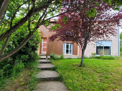 Maison - 127 m² - 8 pièces