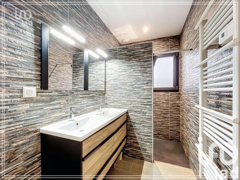 Maison - 137 m² - 10 pièces