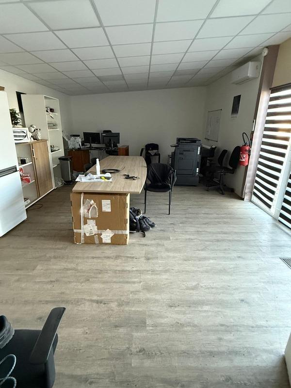 Bureau - 960 m² - 3 pièces