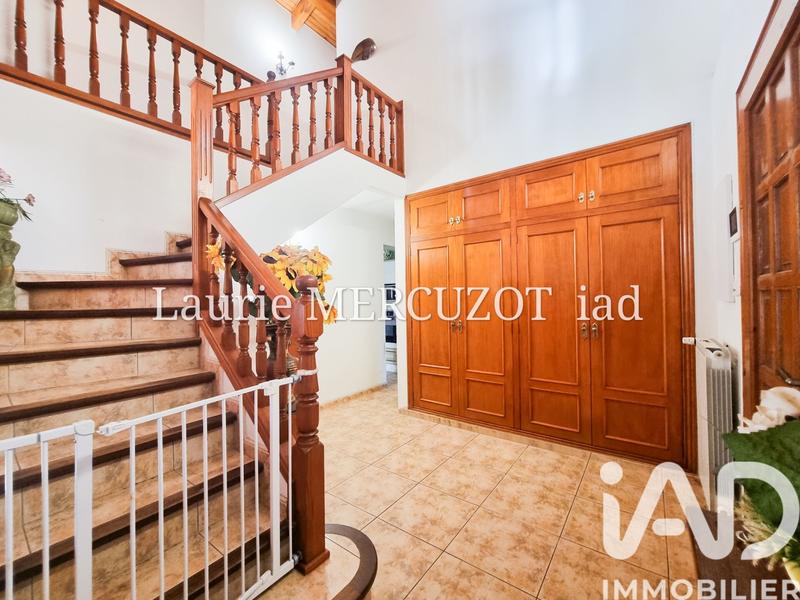 Maison - 218 m² - 8 pièces