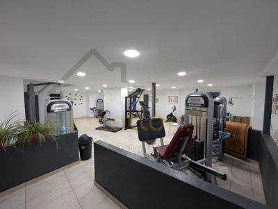 Local commercial - 370 m² - 14 pièces