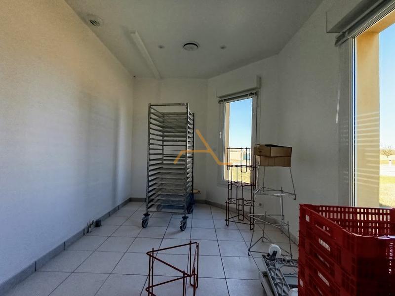 Bureau - 107 m² - 6 pièces