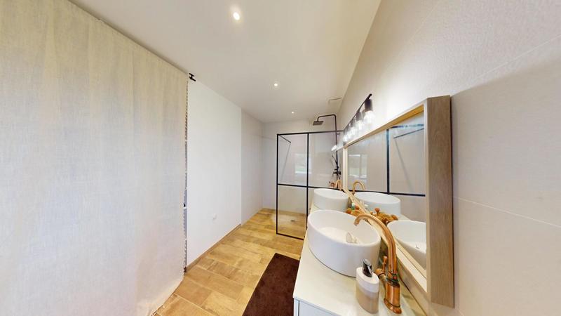 Maison - 182 m² - 6 pièces