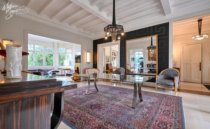 Propriété - 525 m² - 13 pièces