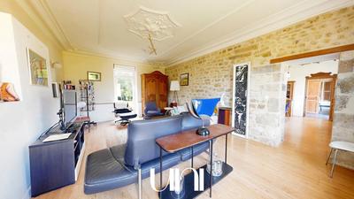 Maison - 415 m² - 16 pièces