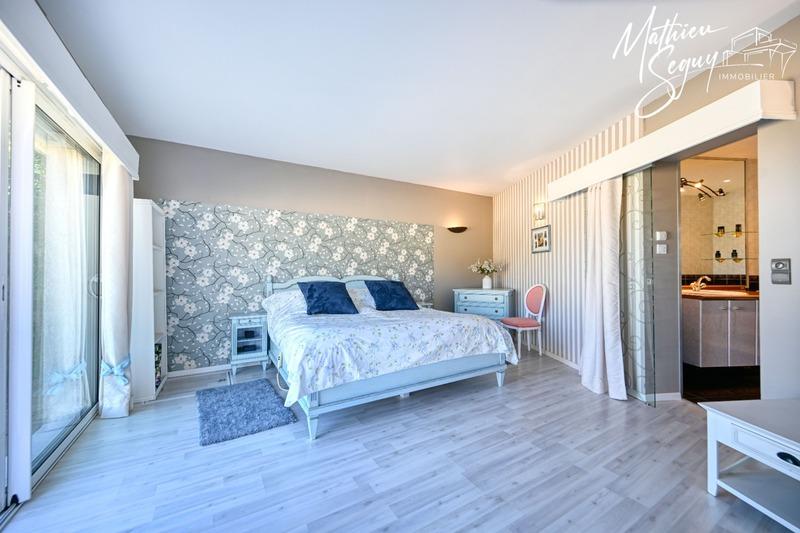 Maison - 200 m² - 6 pièces