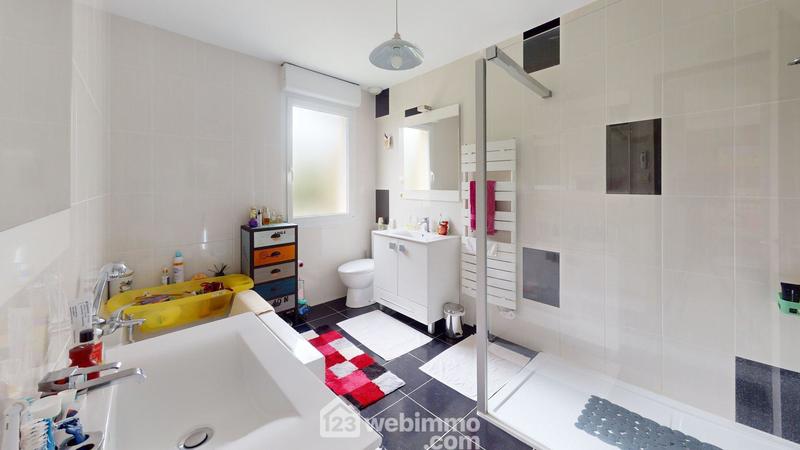 Maison - 169 m² - 7 pièces