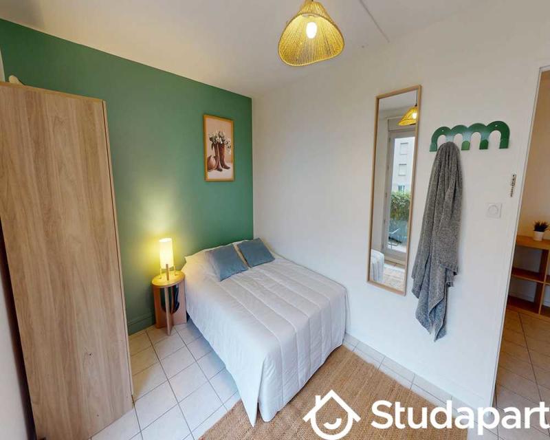 Chambre - 90 m² - 1 pièce