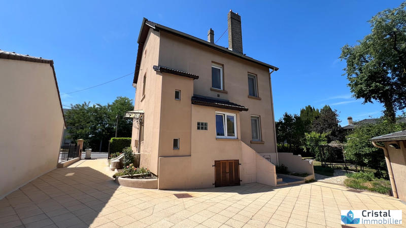 Maison - 177 m² - 8 pièces