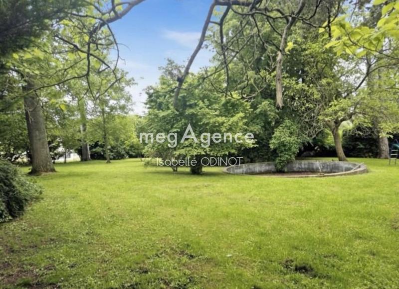 Terrain constructible - 1 006 m²