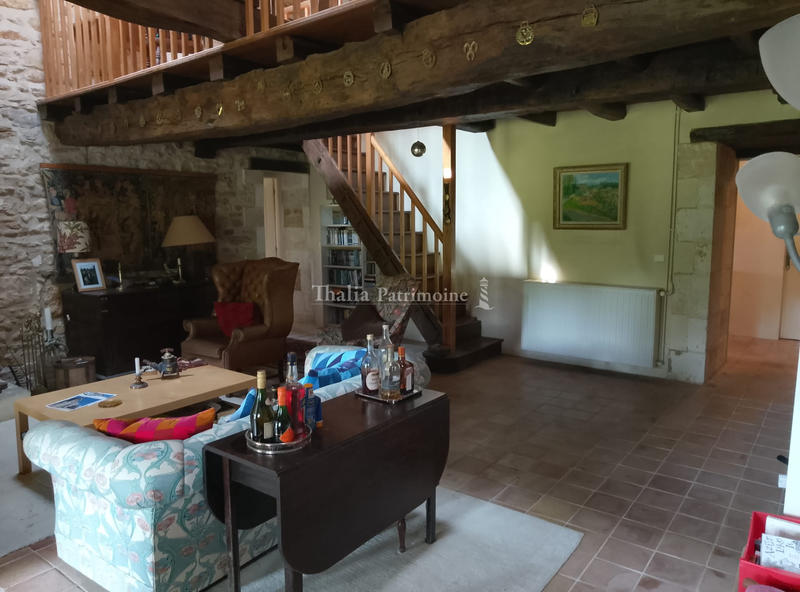 Maison - 240 m² - 9 pièces