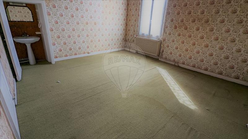 Maison - 280 m² - 8 pièces