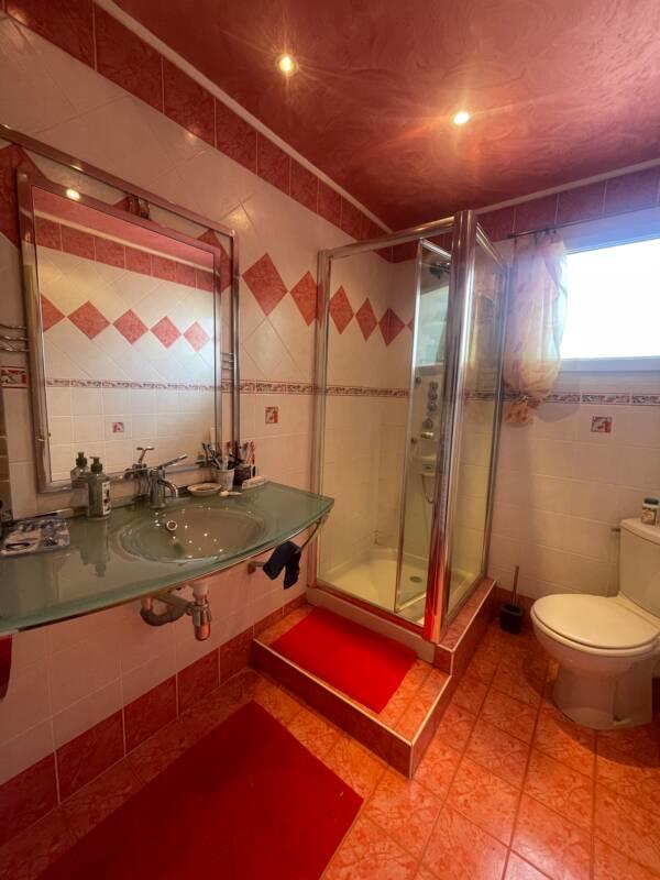 Villa - 168 m² - 6 pièces