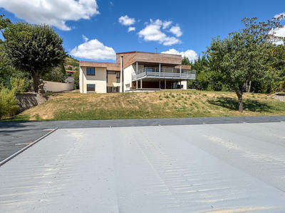 Villa - 290 m² - 10 pièces