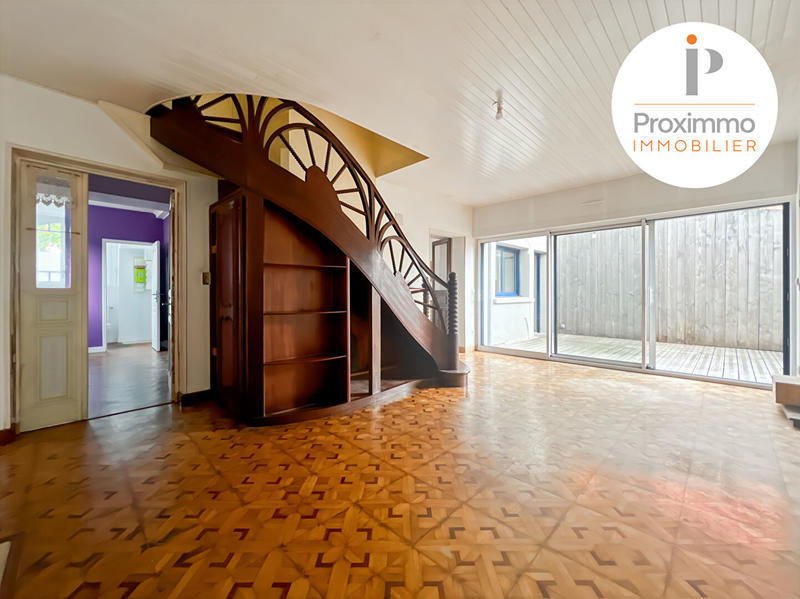 Maison - 148 m² - 8 pièces