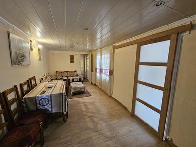 Maison - 88 m² - 6 pièces