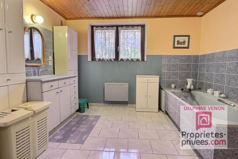 Maison - 252 m² - 6 pièces