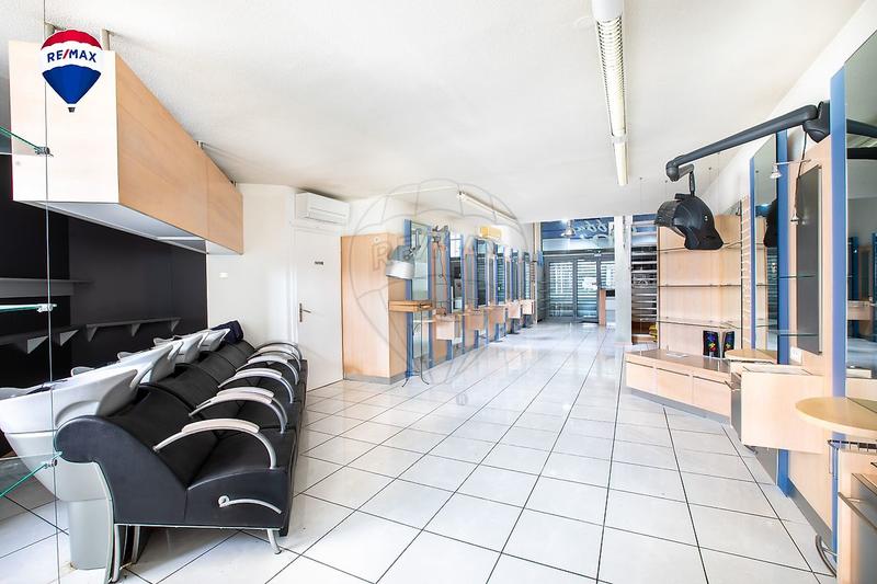Local commercial - 170 m² - 4 pièces