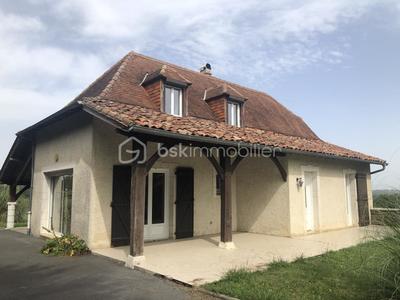 Maison - 140 m² - 5 pièces