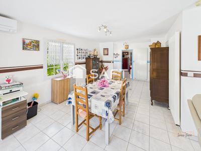 Maison - 95 m² - 5 pièces