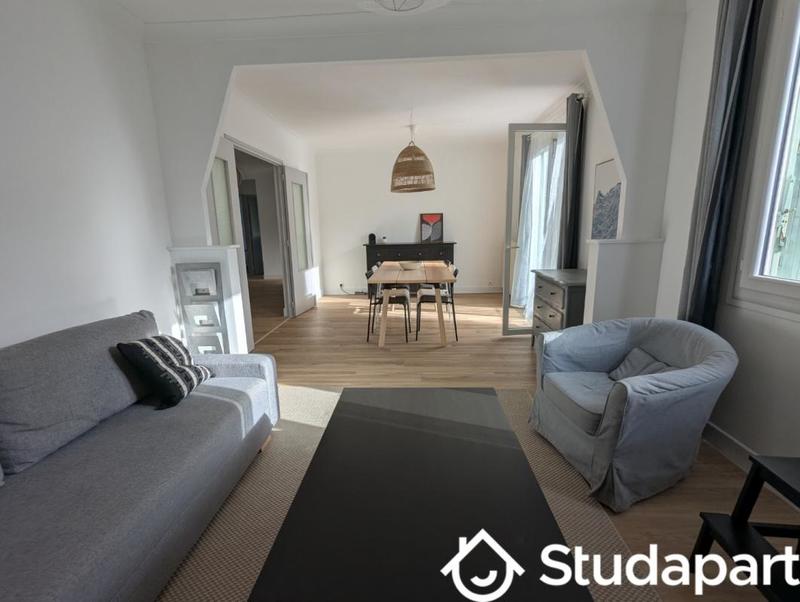 Chambre - 11 m² - 1 pièce