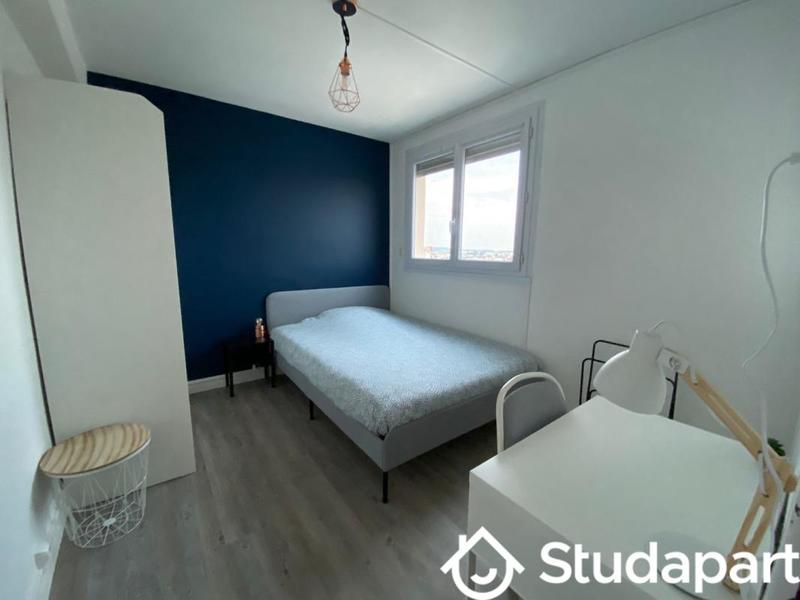 Chambre - 13 m² - 1 pièce