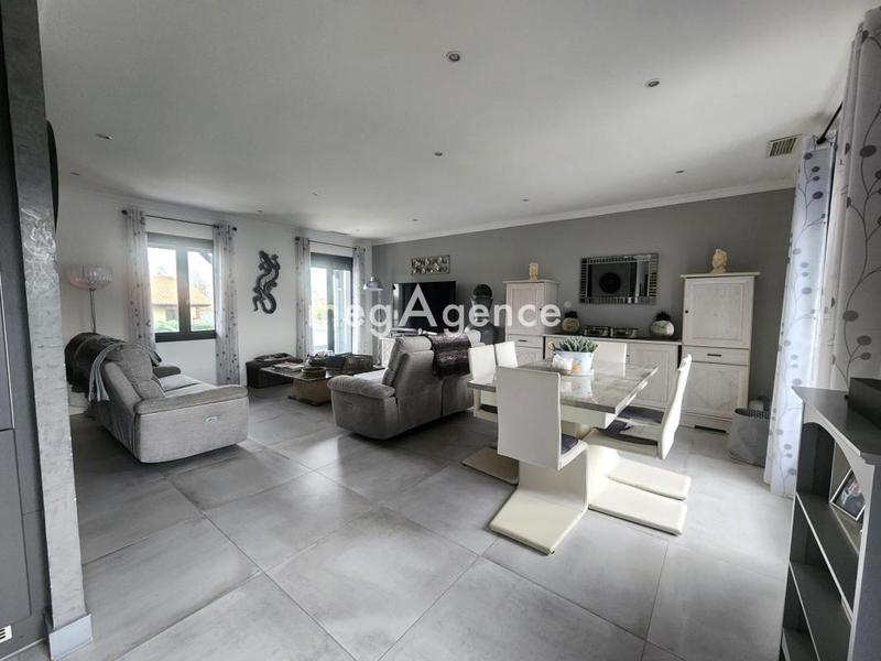 Maison - 180 m² - 5 pièces