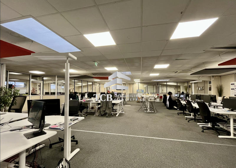 Local d'activités - 2 358 m²