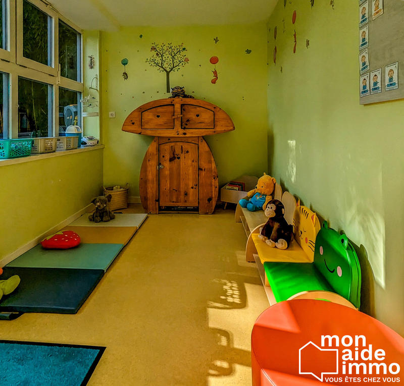 Local d'activités - 280 m² - 15 pièces