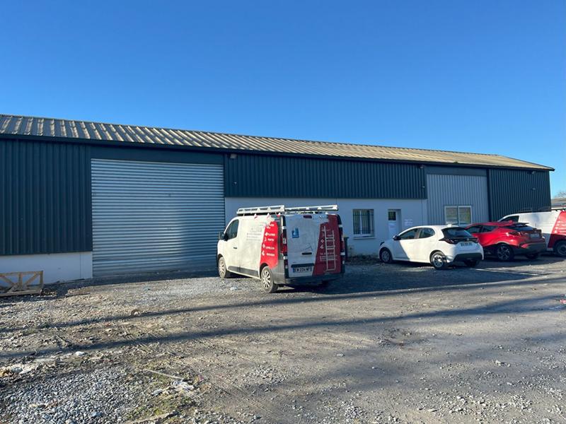 Local commercial - 270 m² - 5 pièces