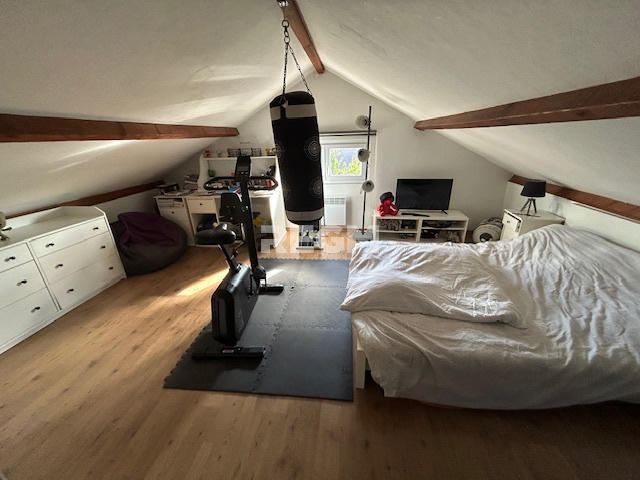 Maison - 95 m² - 5 pièces