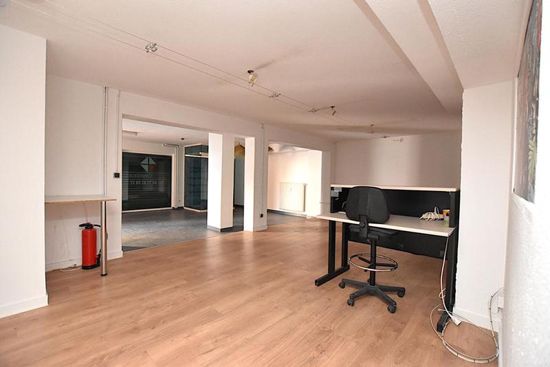Local commercial - 94 m² - 2 pièces