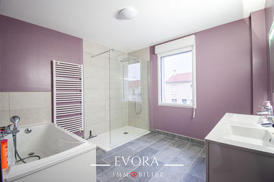 Maison - 140 m² - 5 pièces