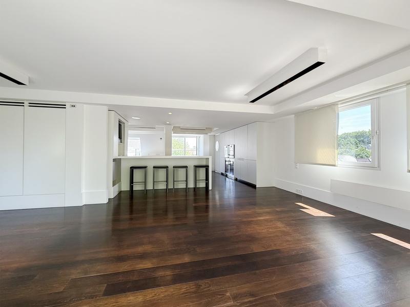 Appartement - 272 m² - 6 pièces