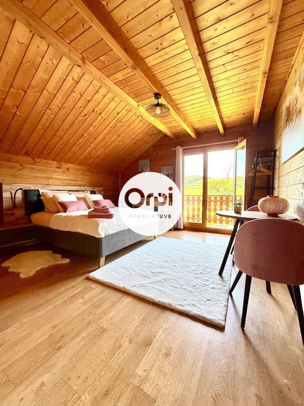 Maison de bois - 250 m² - 8 pièces