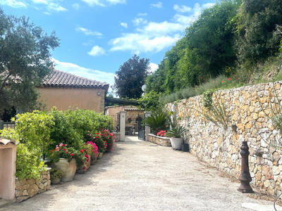 Appartement - 135 m² - 6 pièces