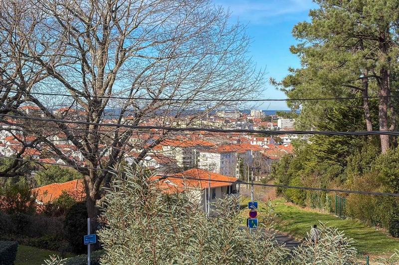 Appartement - 218 m² - 7 pièces