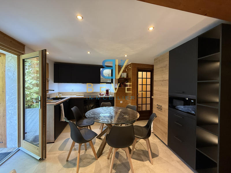 Châlet - 329 m² - 13 pièces