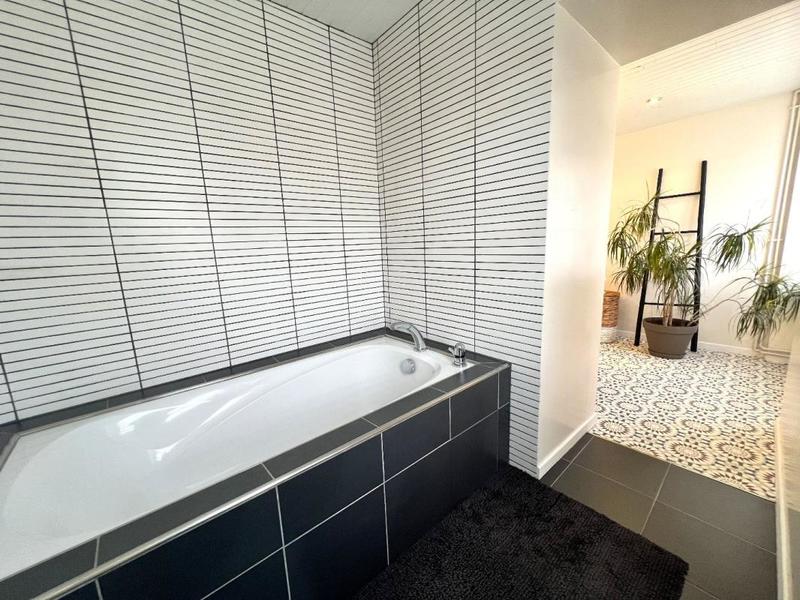 Corps de ferme - 235 m² - 6 pièces